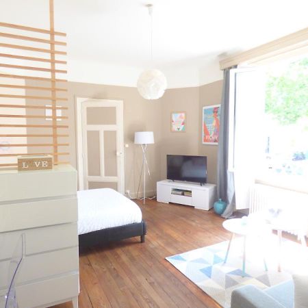 Les Cocons De Stephanie Apartment Vichy Exterior photo