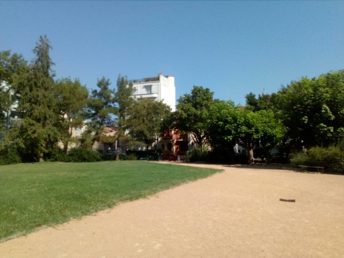 Les Cocons De Stephanie Apartment Vichy Exterior photo